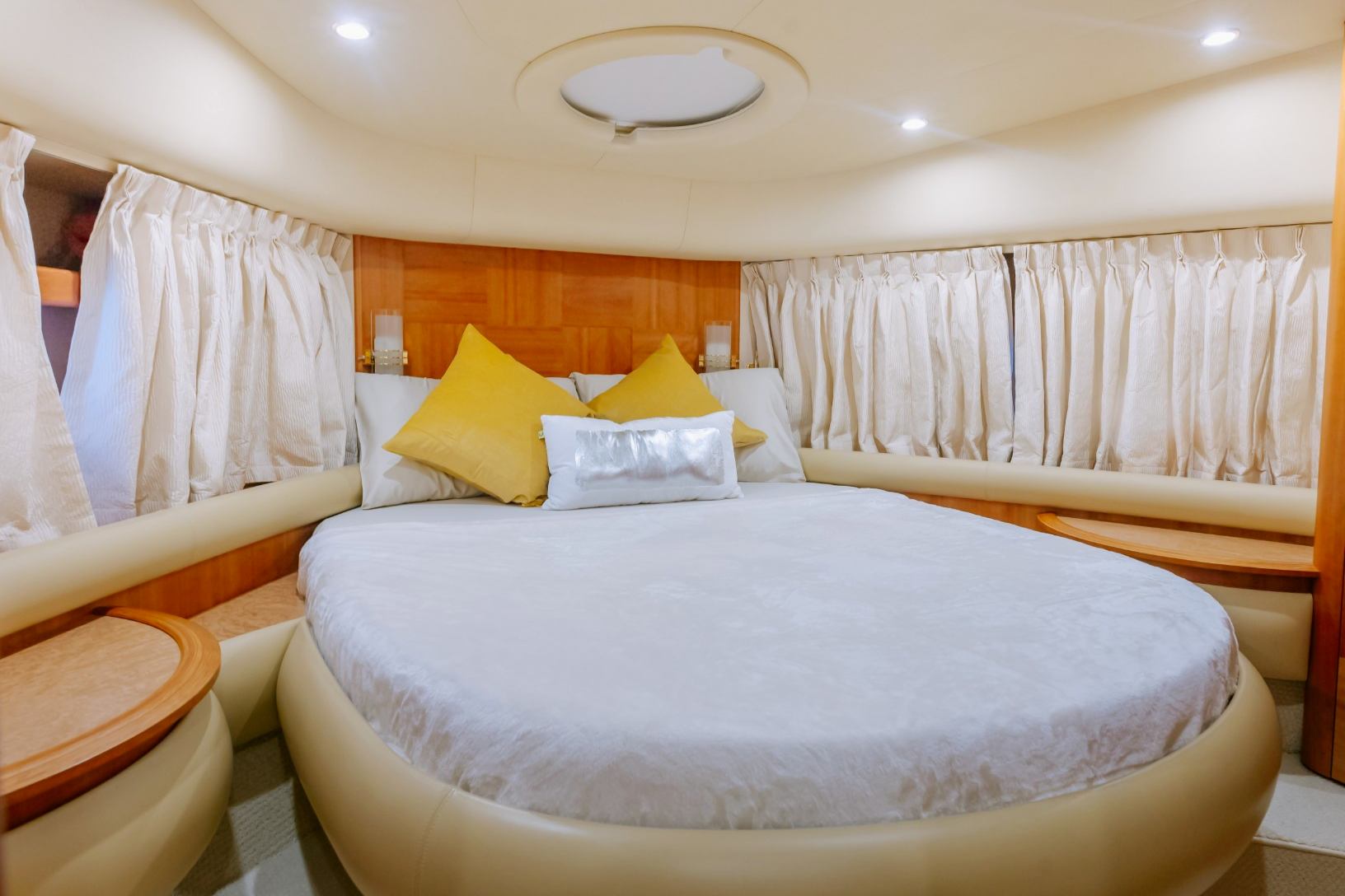 Azimut White Pearl (55 ft) — image 7