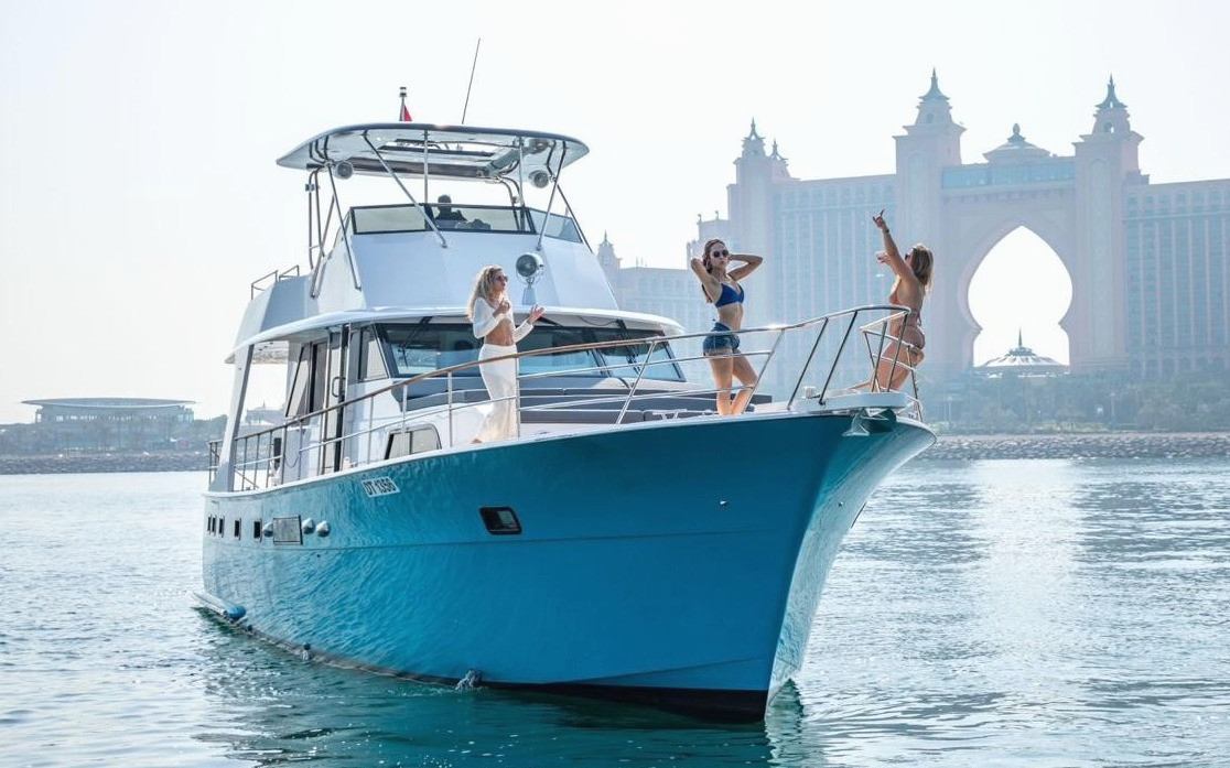 Yacht Vogue Hatteras