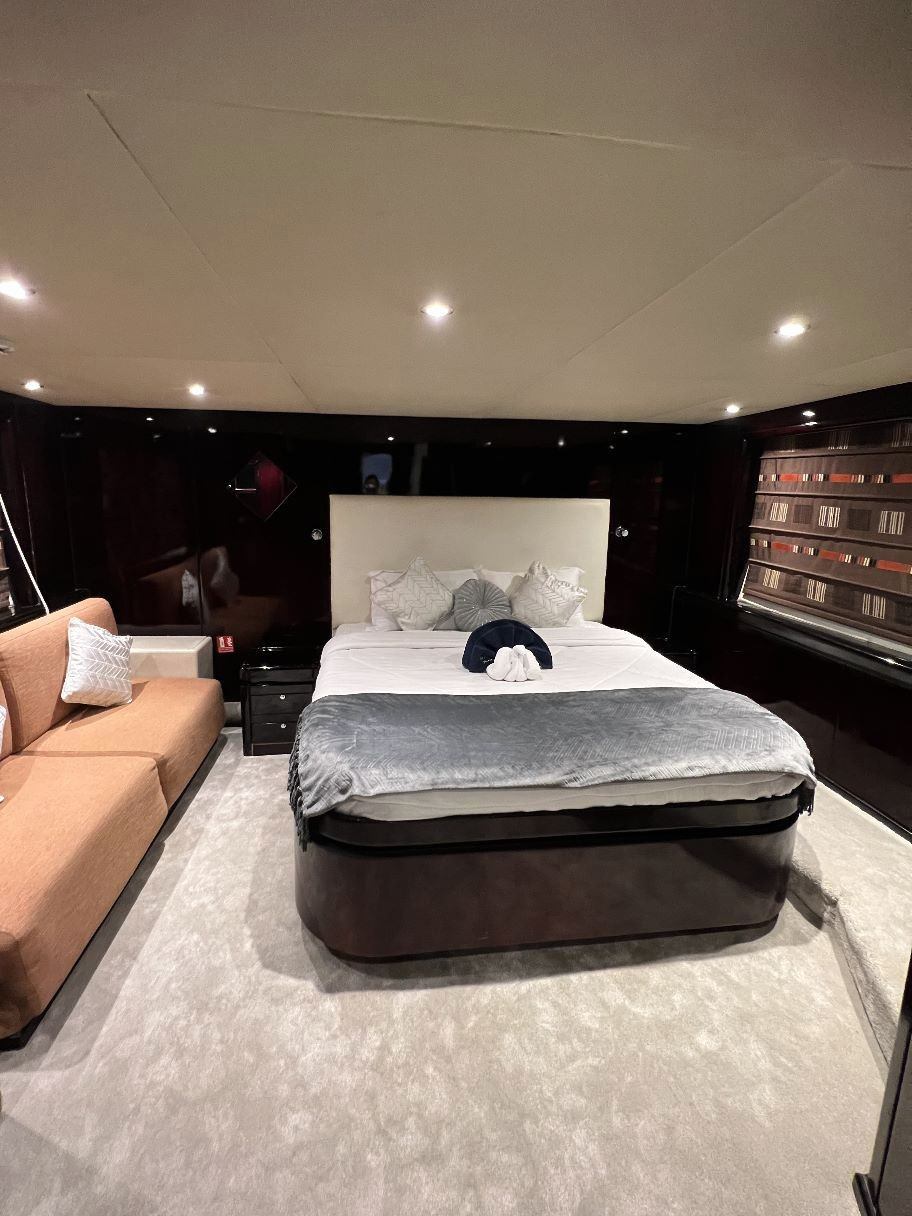 Dubai Marine Tisck (75 ft) — image 7