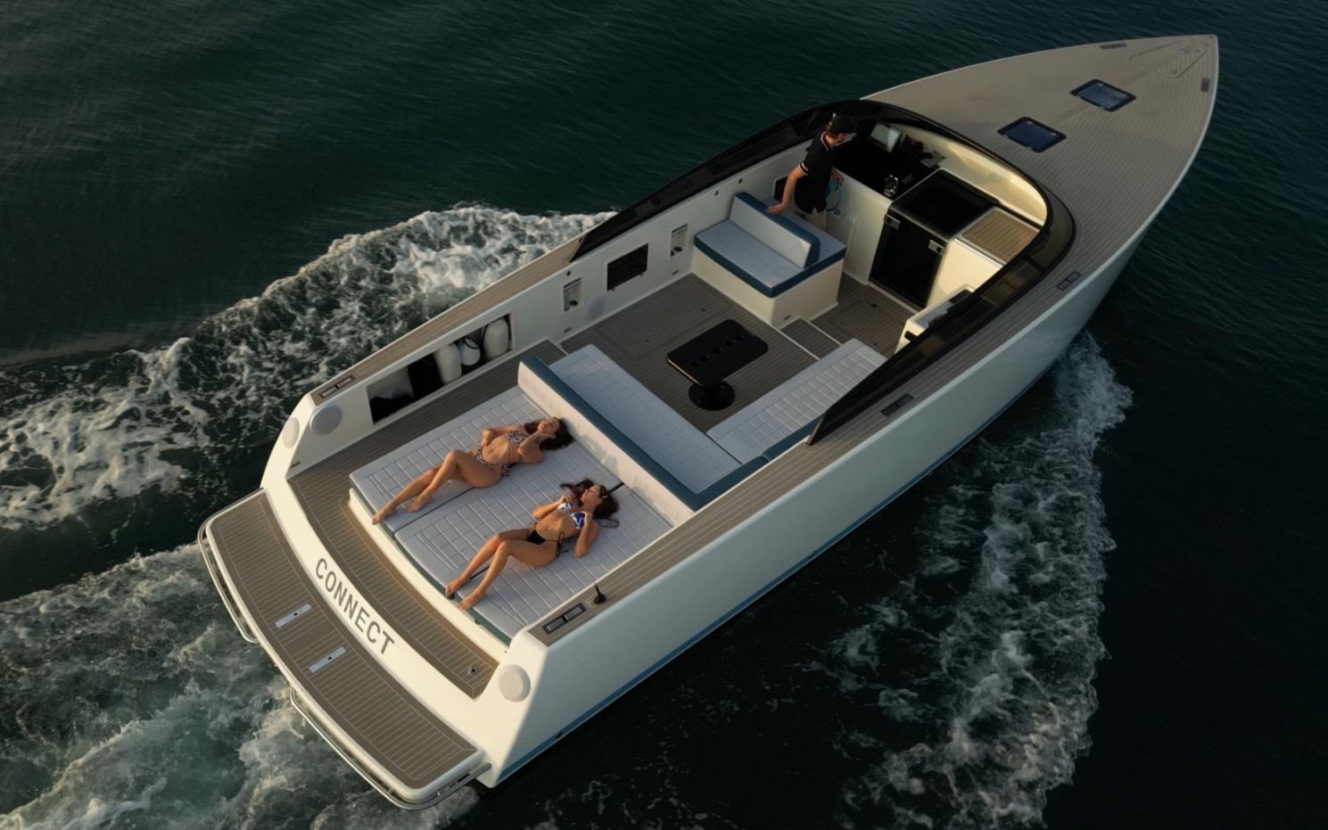 Van Dutch Connect in Dubai, 40 ft